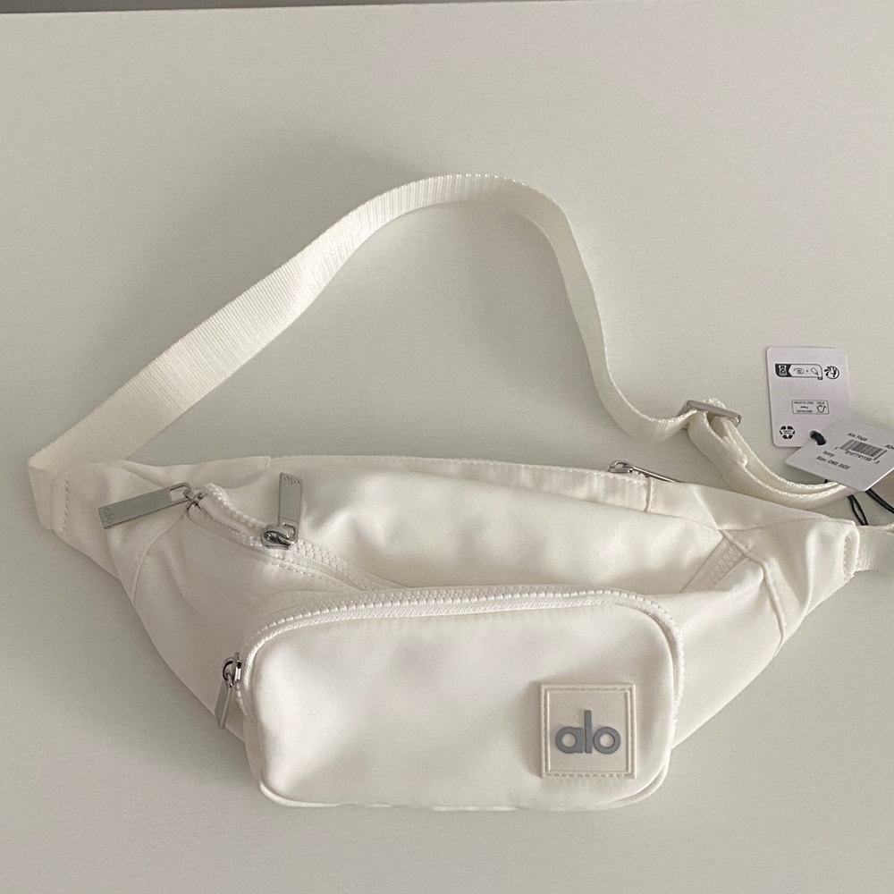 ALO Yoga White Belt Bag / Waist Pack - Picture 3 of 7